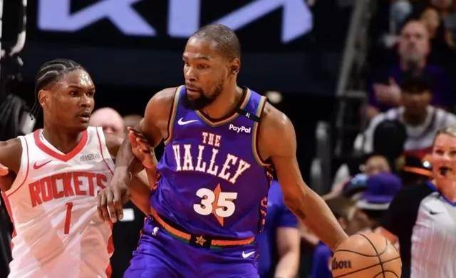  杜兰特在独行侠比赛中出色防守，问鼎冠军引发热议！